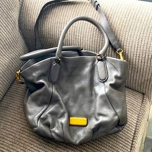 Marc Jacob’s taupe bag with handles and strap